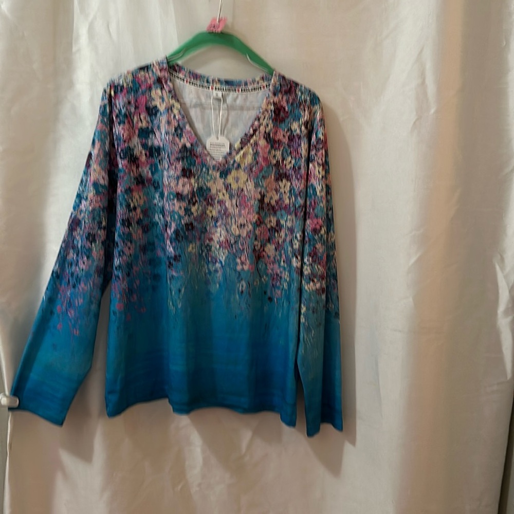 Exclusive XL Light Blue/Flower 3/4” Long Sleeve Blouse